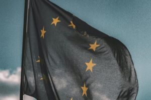 Bandera de la Unión Europea ondeando