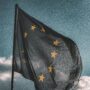 Bandera de la Unión Europea ondeando